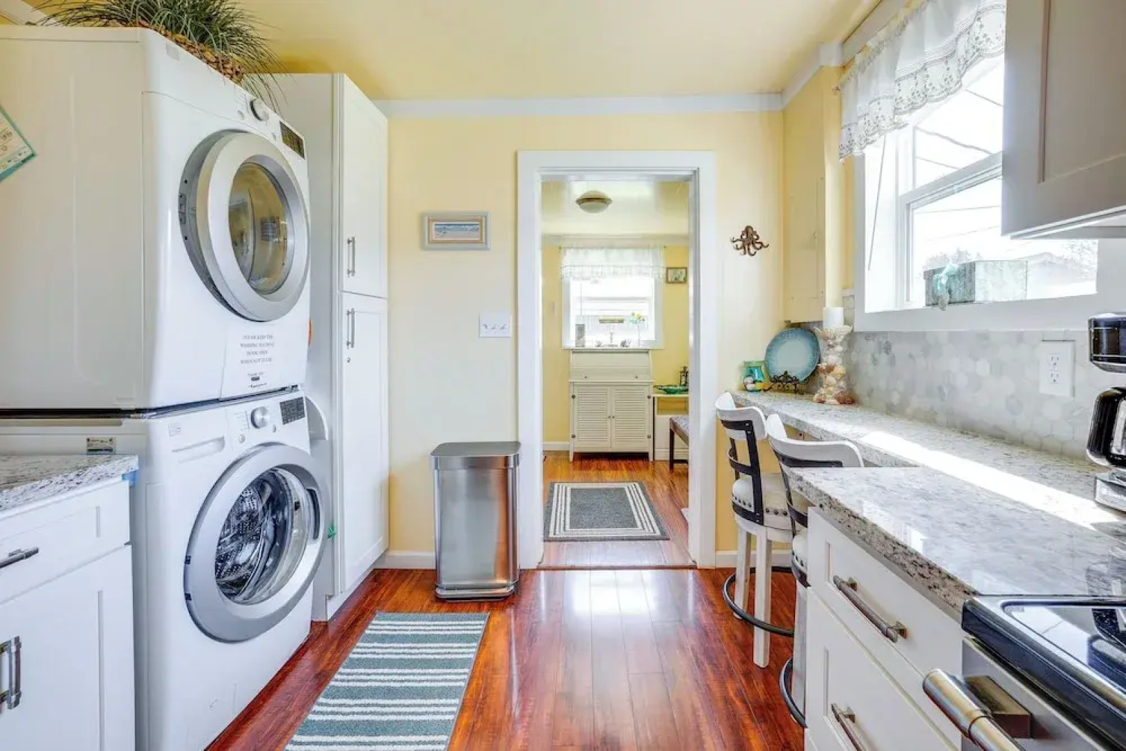 Walk to Gold Beach: Charming Cottage w/ Yard!