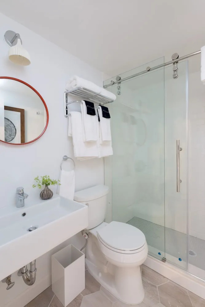 Ye Olde England Inne