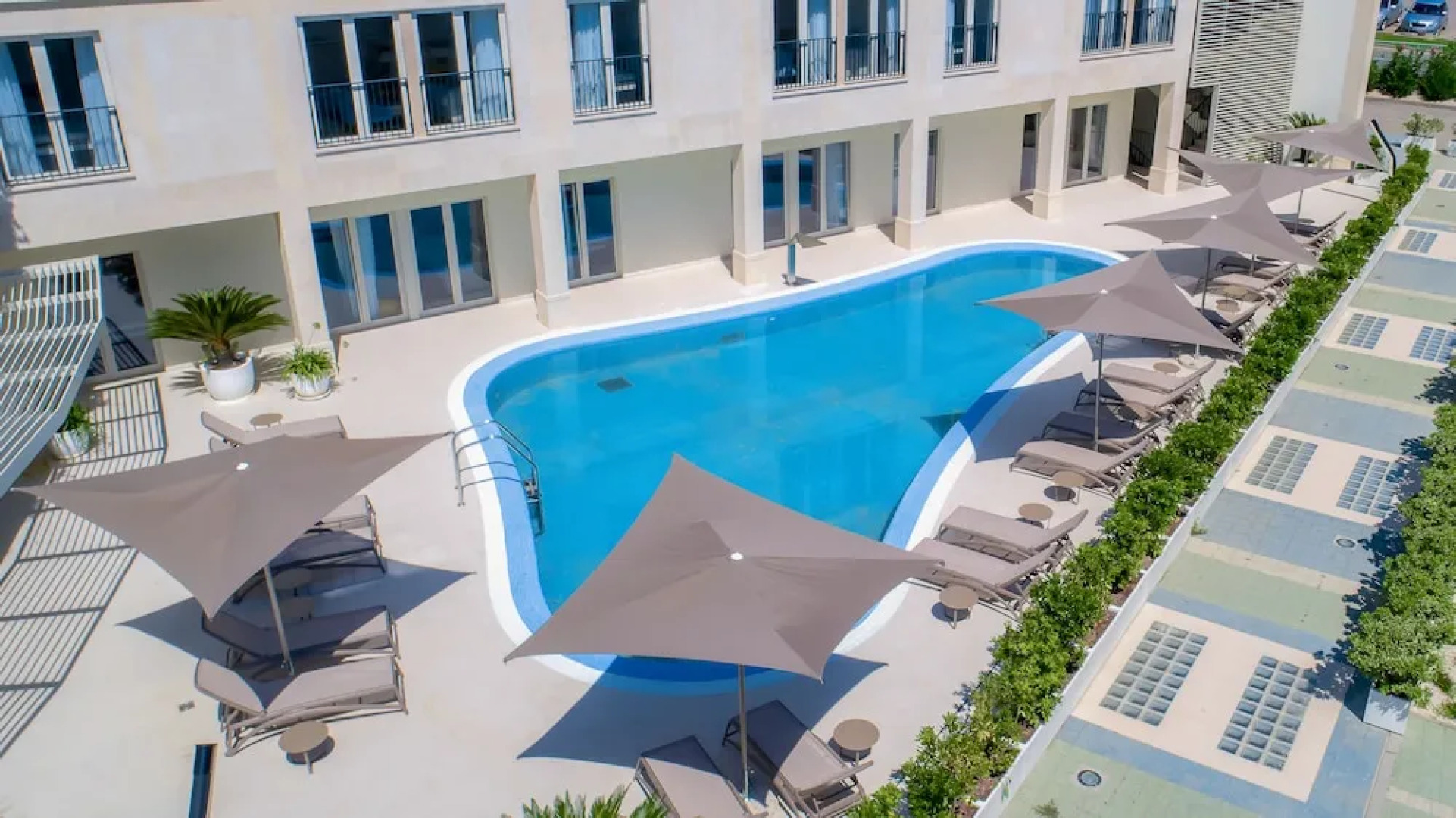 Garden Palace Resort