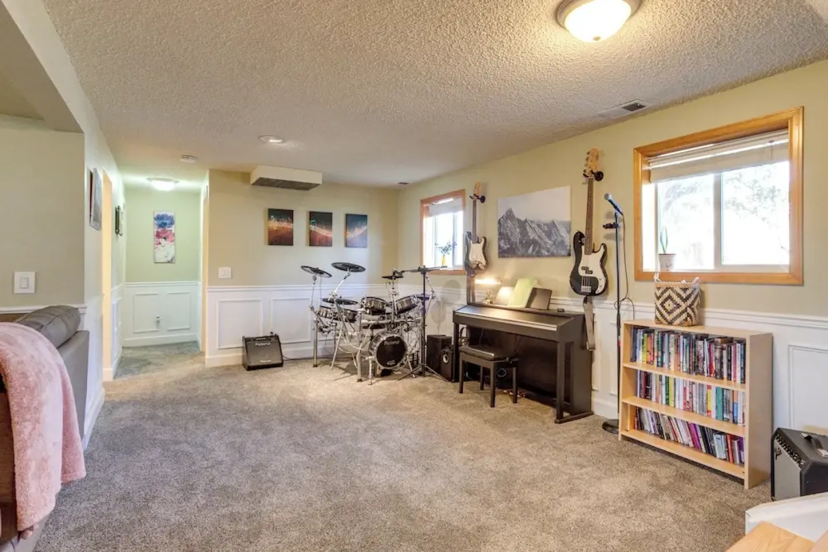 Furnished Deck + Fire Pit: Thornton Family Retreat