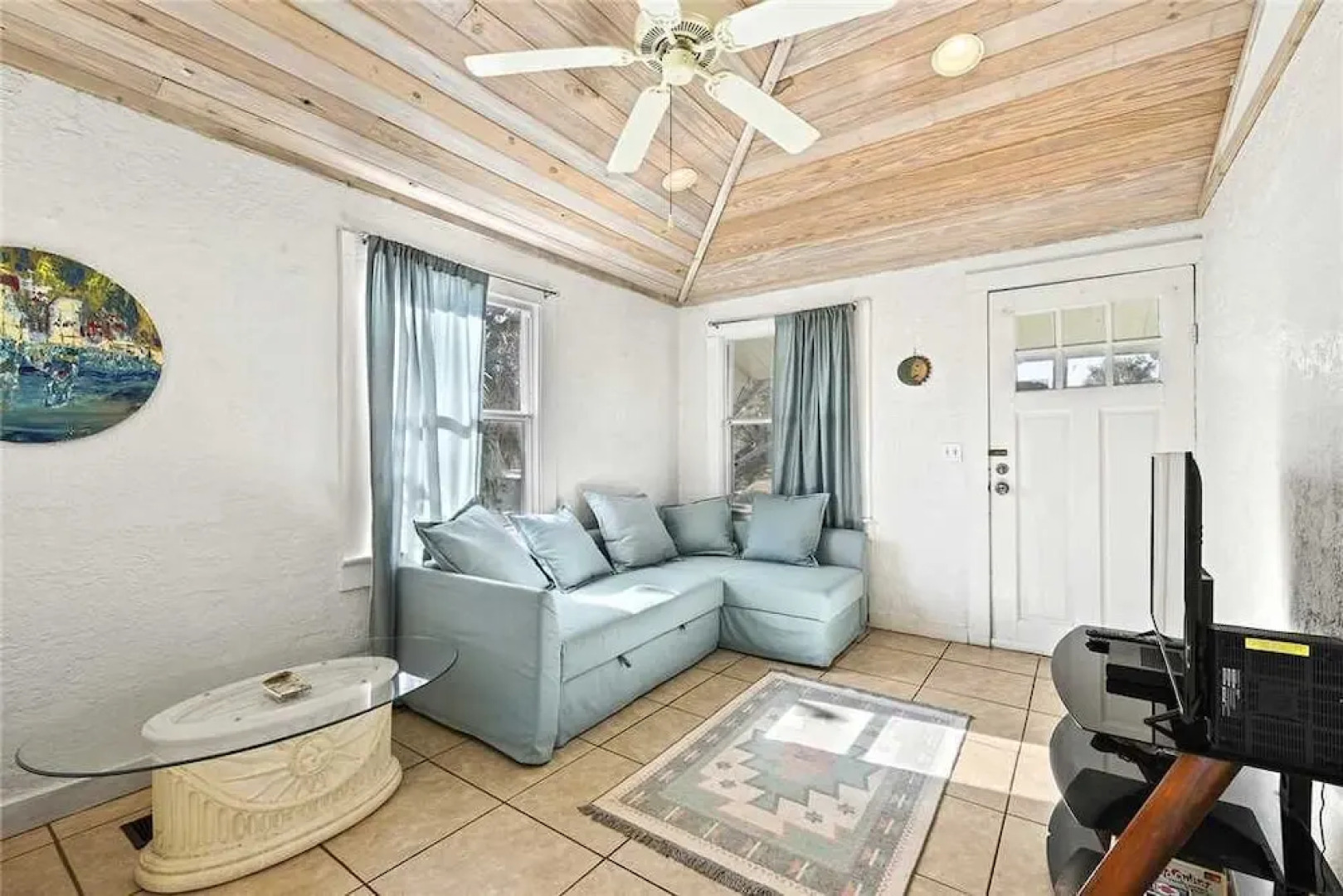 Coconut Cottage - Two Bedroom Home