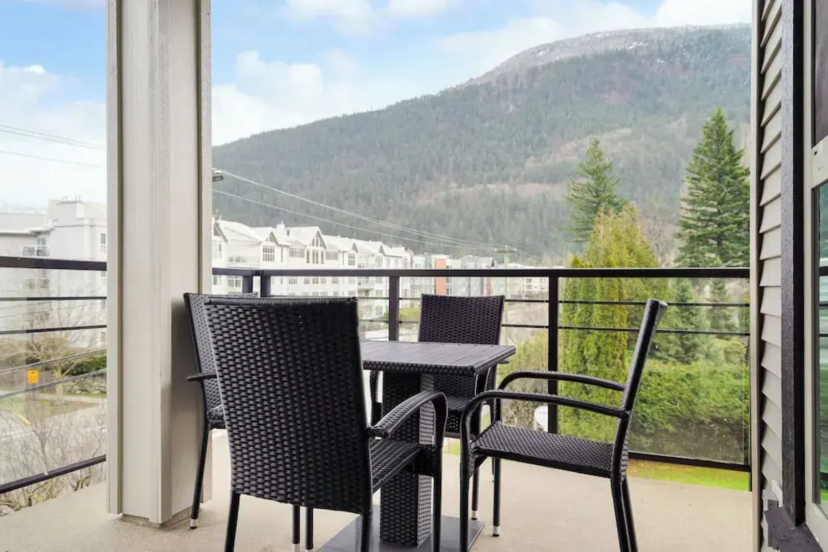 Rooftop Paradise Luxe 2BR  Lake Views