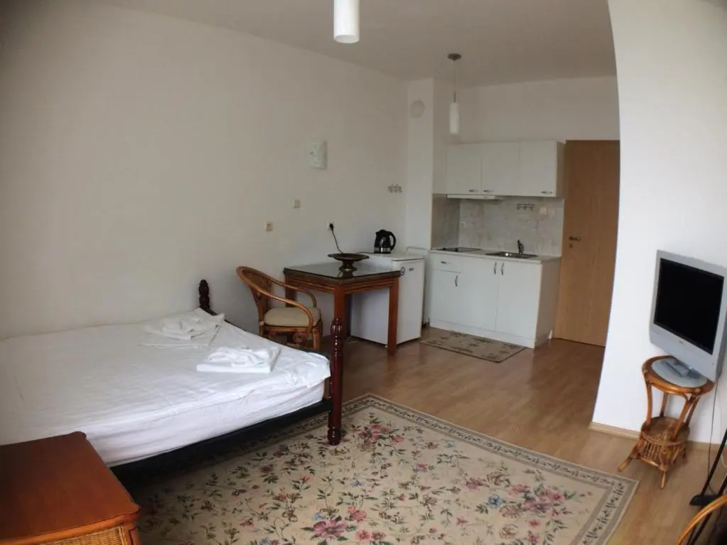 Oasis Suites Apartments and Studios