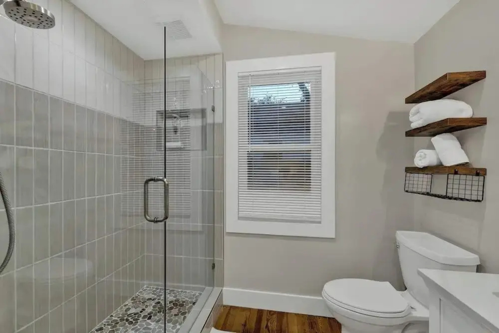 Tolle Haus: W/pool & Firepit-walk to Schlitterbahn, Comal Chutes & Downtown!