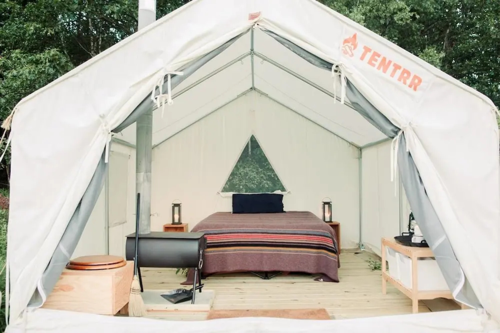 Tentrr - Fat Apple Farm