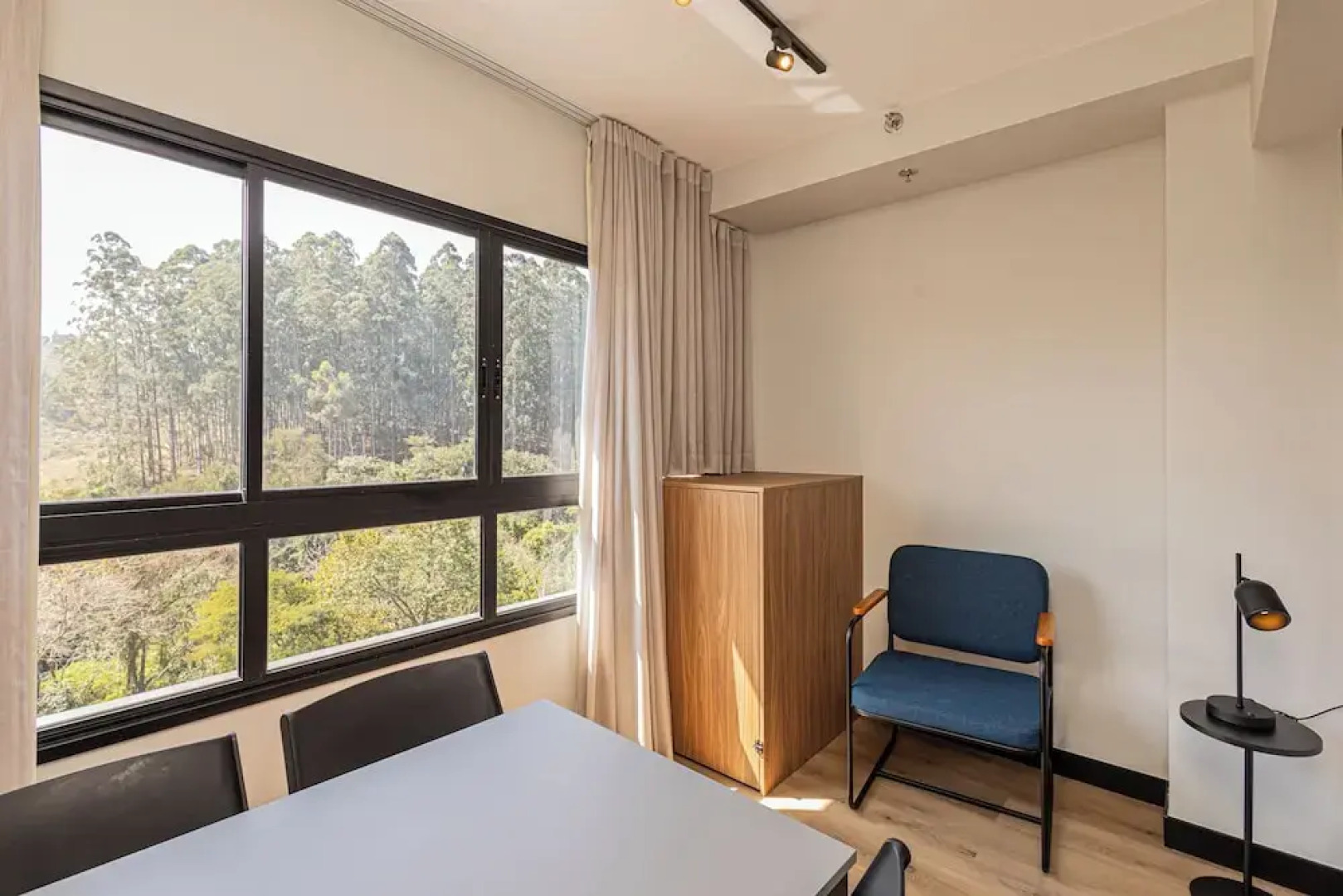 Sky Design Alphaville Housi by Anora