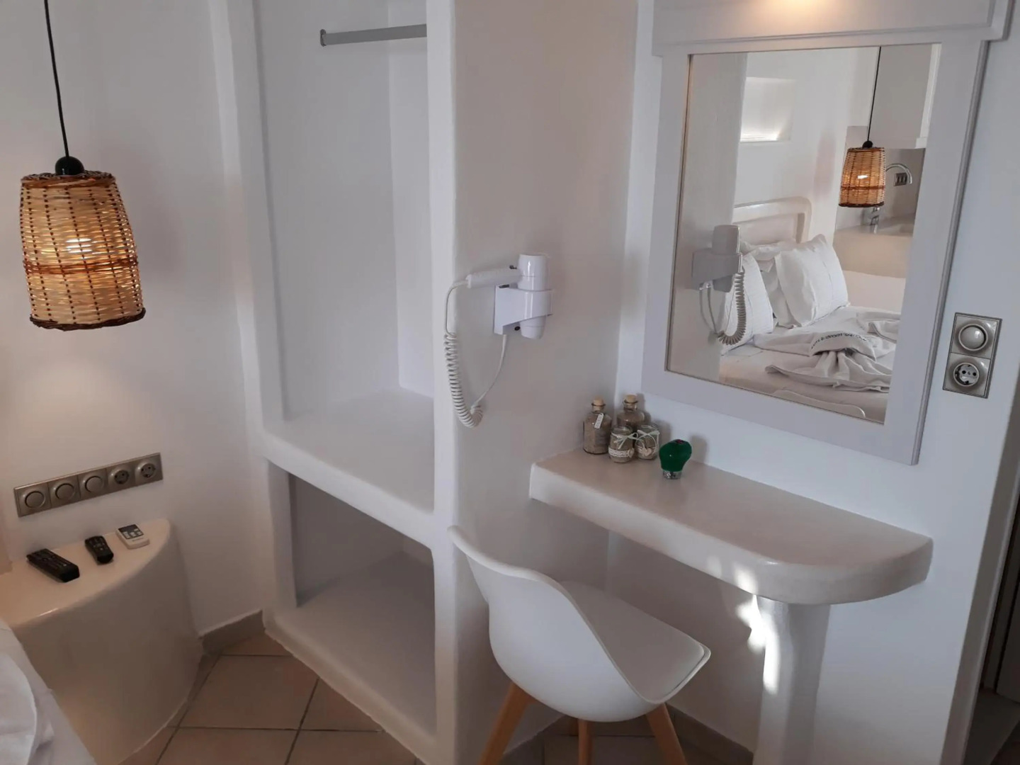 Birikos Hotel & Suites