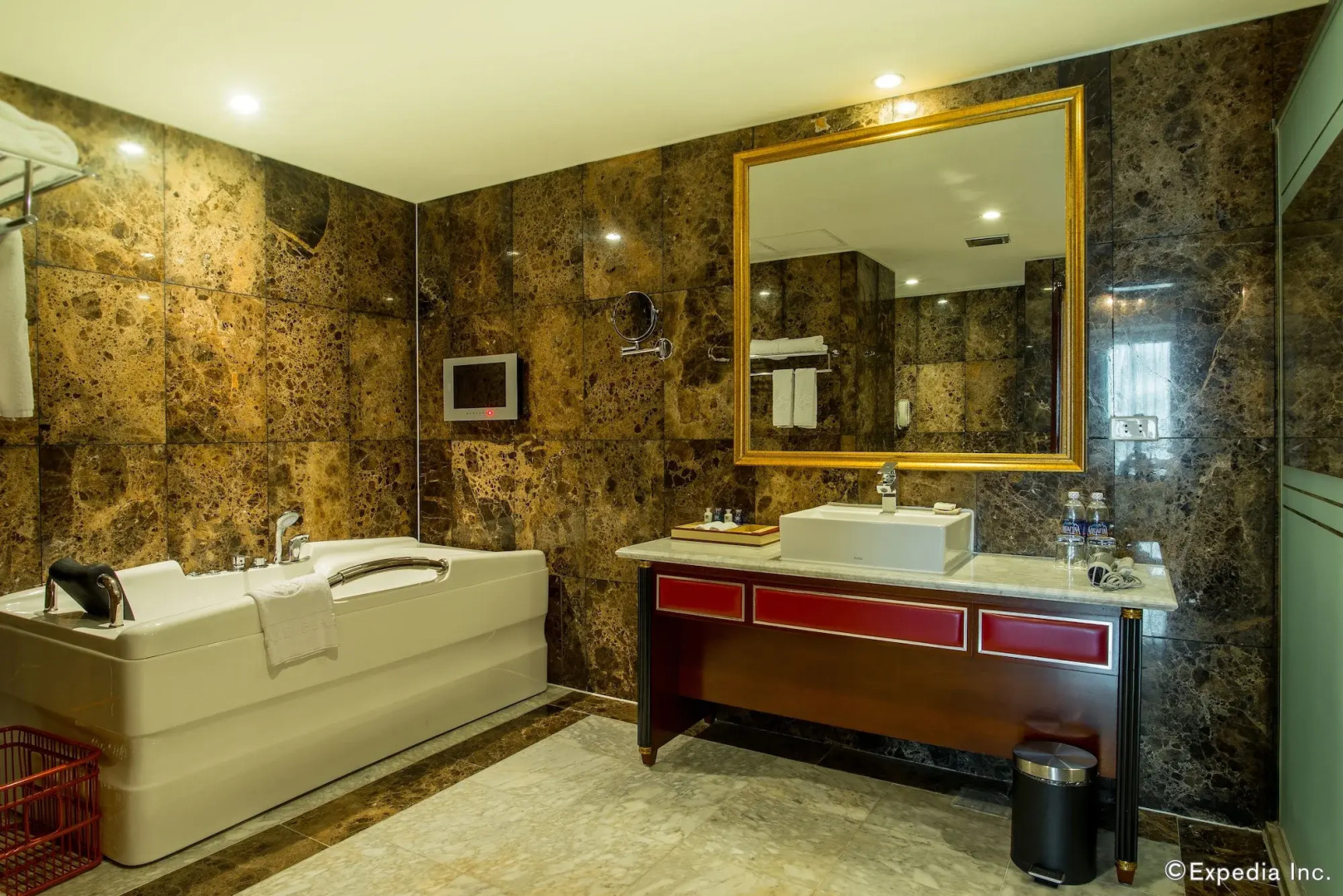 Grand Plaza Hotel Hanoi