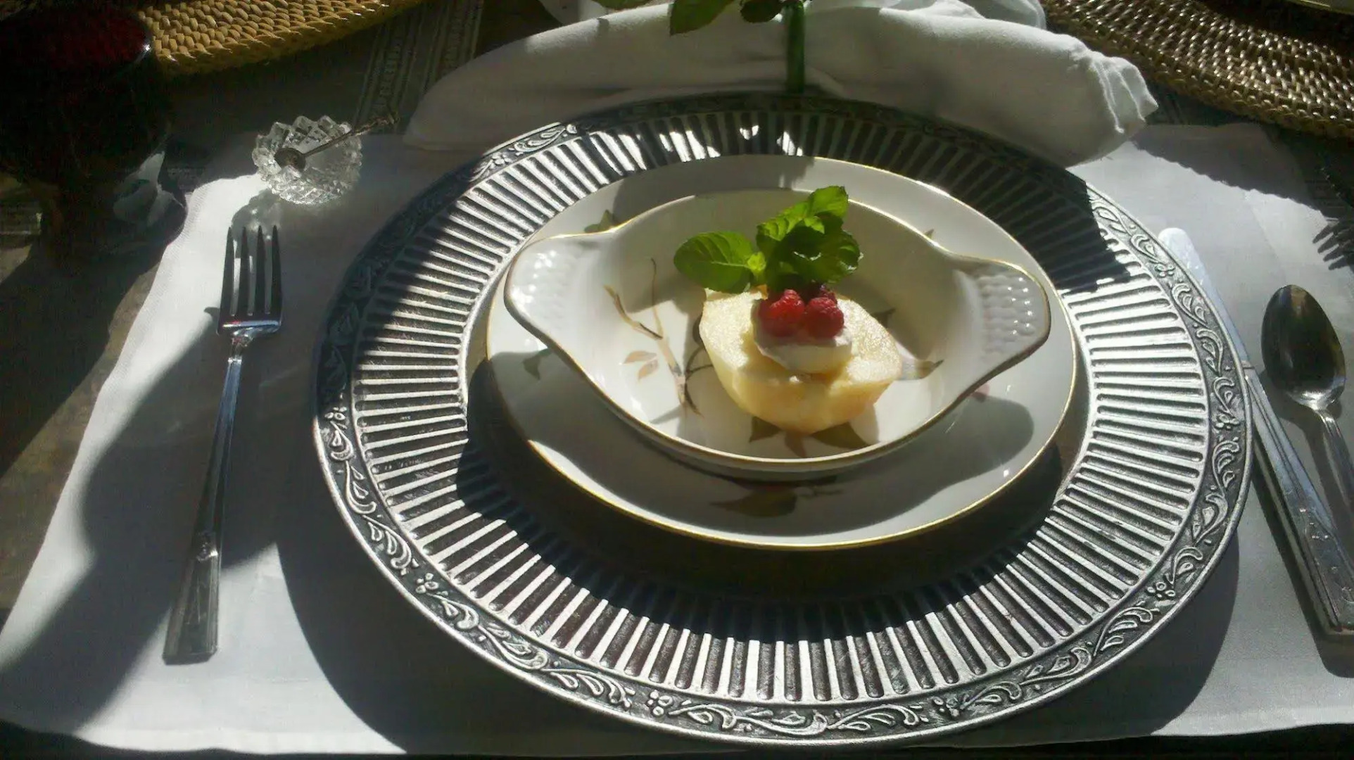 The Queen, A Victorian Bed & Breakfast