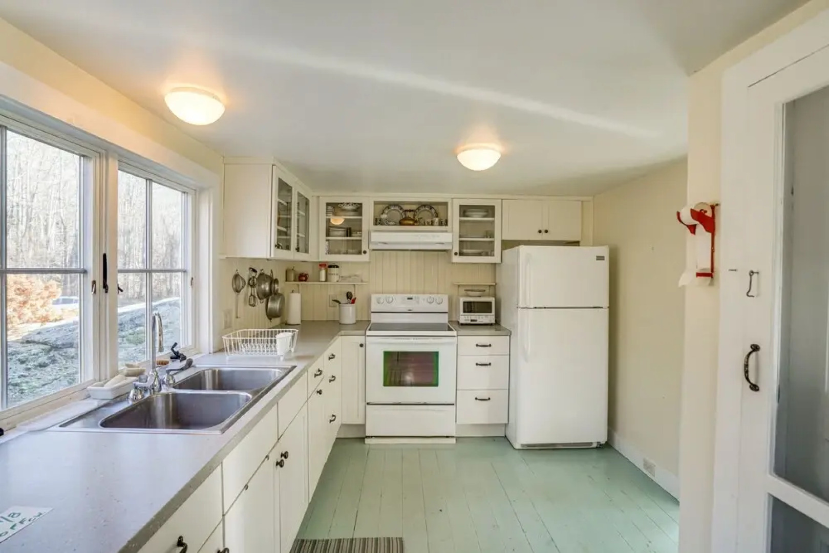 Cozy Berkshires Cottage w/ 11 Private Acres!