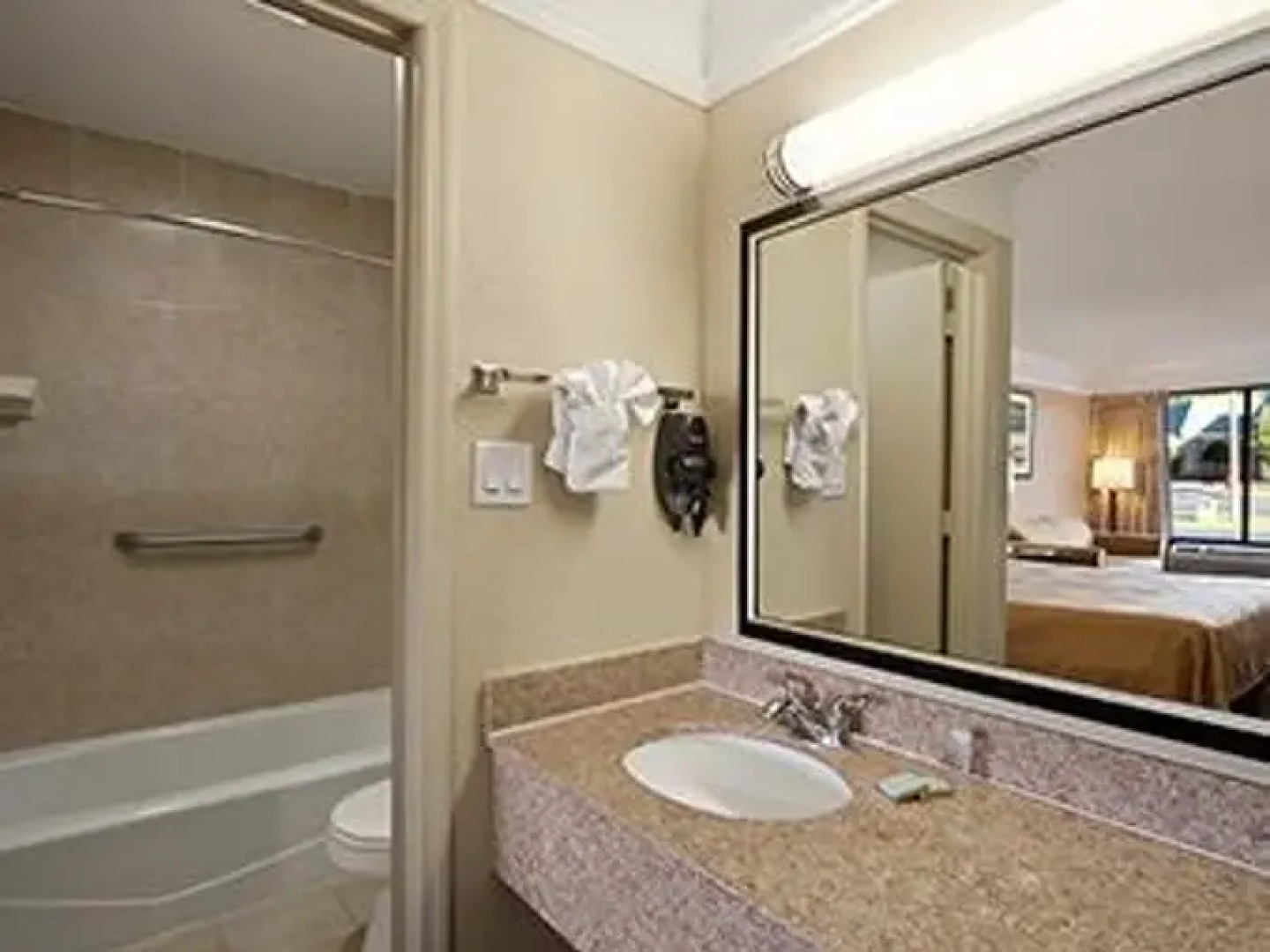 Knights Inn Hinesville