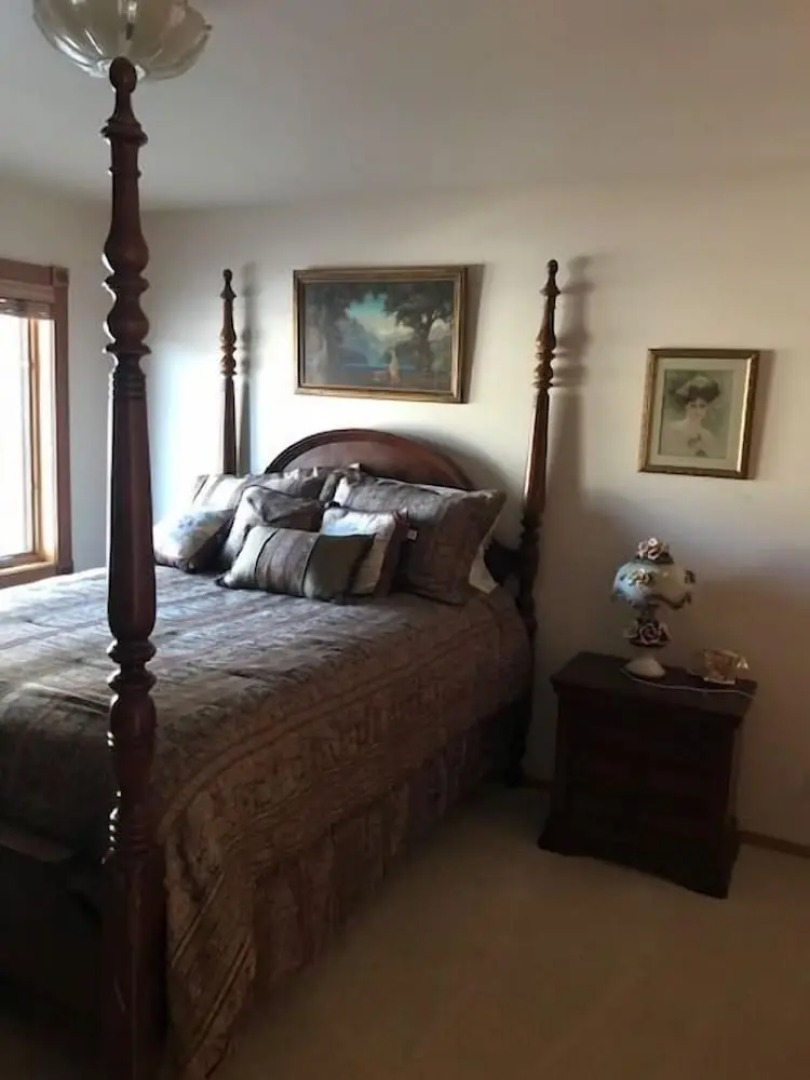 Inn on Bigfork Bay Queen Suite