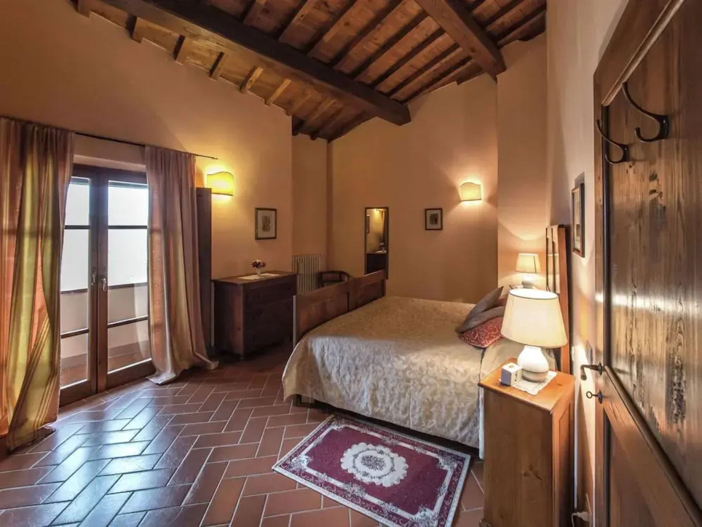 Attractive Apartment in Typical Tuscan Style