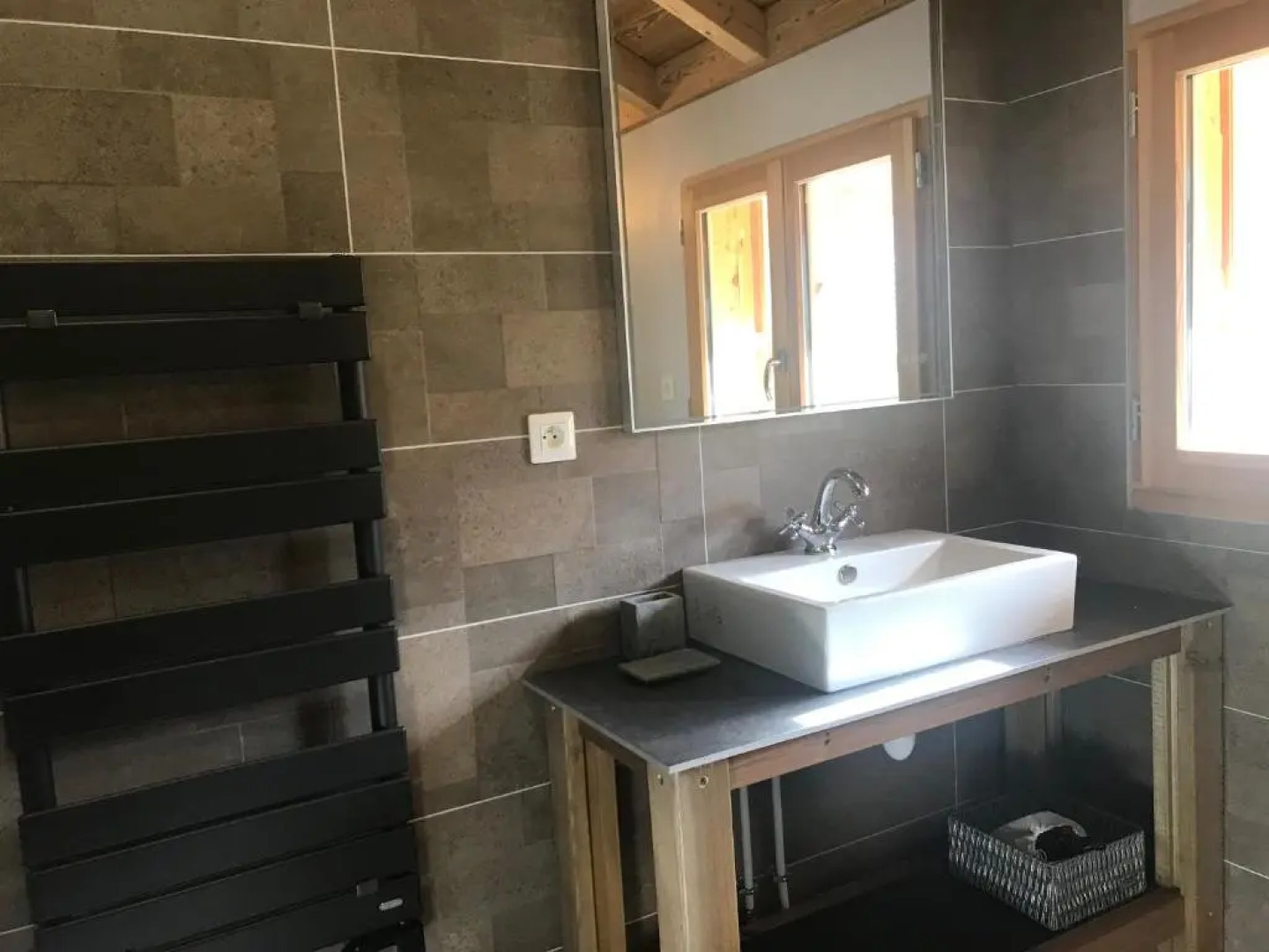 Chalet Barbara with swimming pool in the heart of Oisans