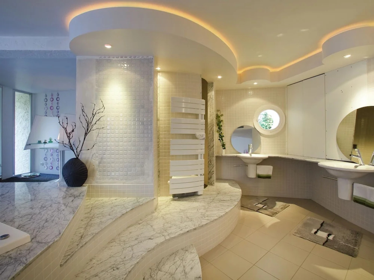 Hilltop Villa in Mandelieu-la-napoule With Sauna & Pool