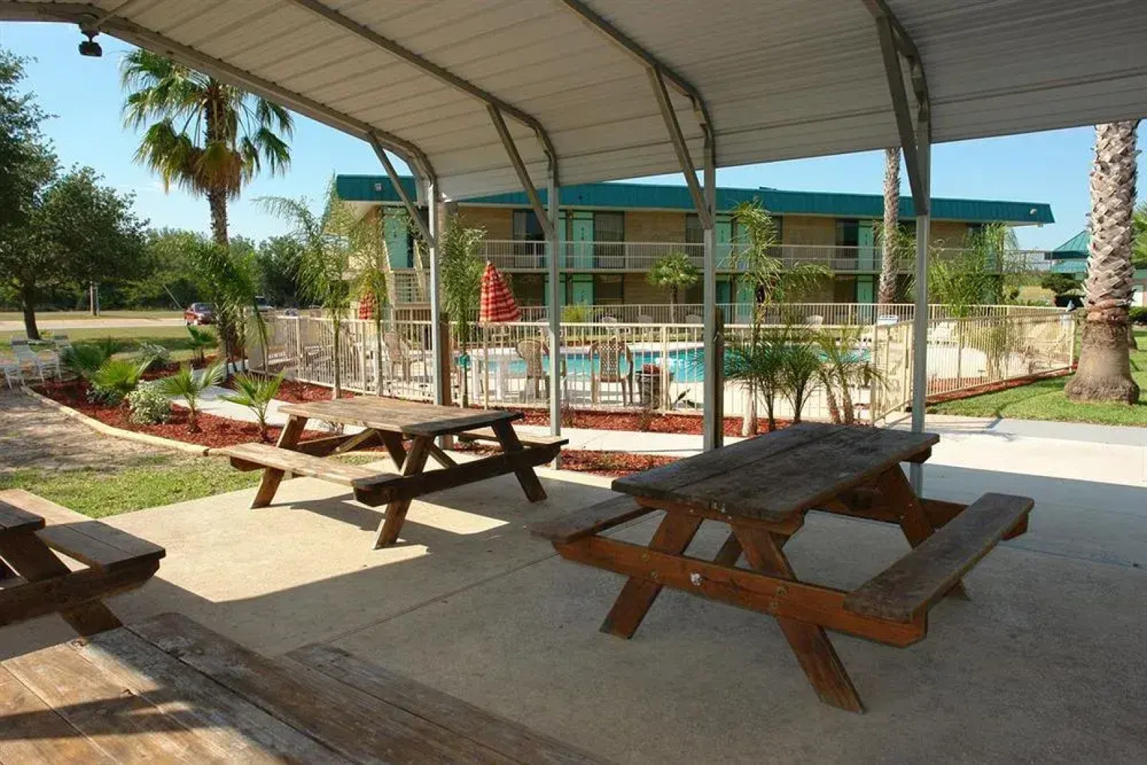 Sky Palace Inn & Suites by Jasper Beeville