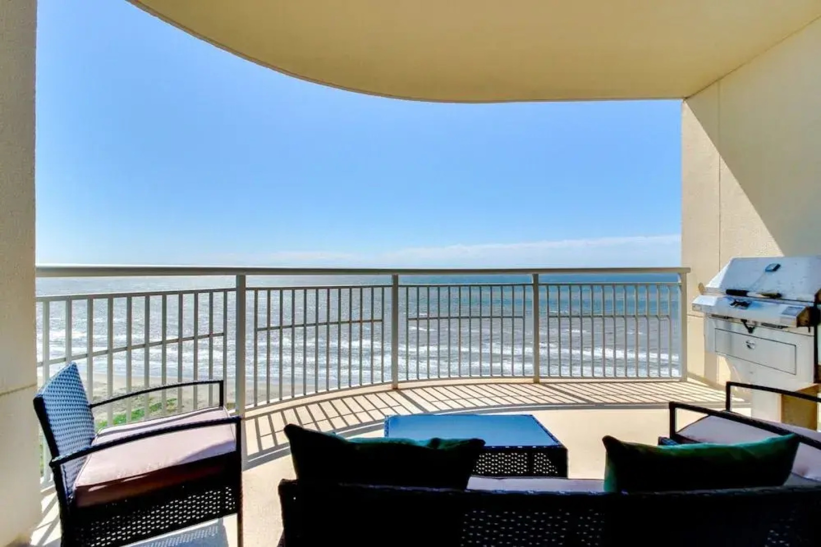 Palisade Palms Beachfront