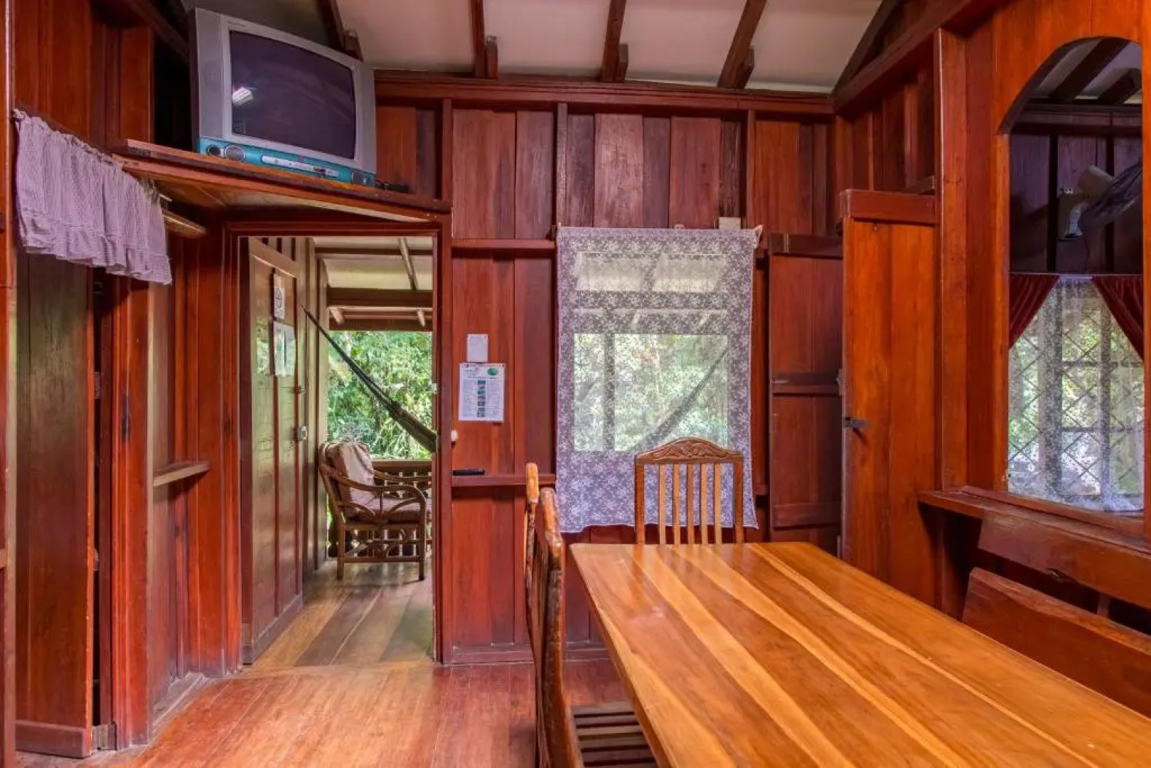 Cabinas Iguana Cahuita