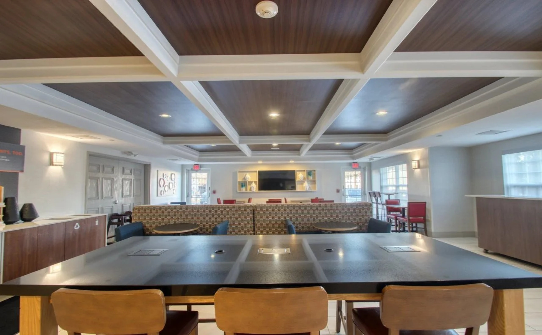 Holiday Inn Express Hotel & Suites Milwaukee Airport by IHG