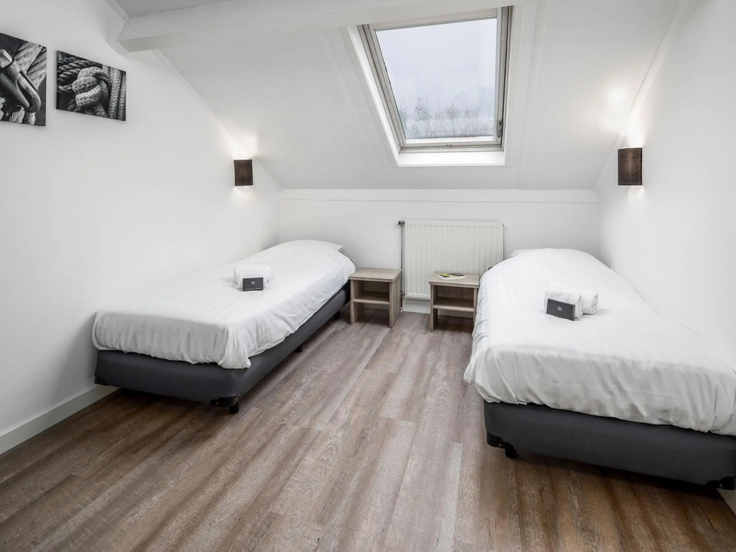 Restyled Bungalow With 2 Bathrooms, Near the Beach