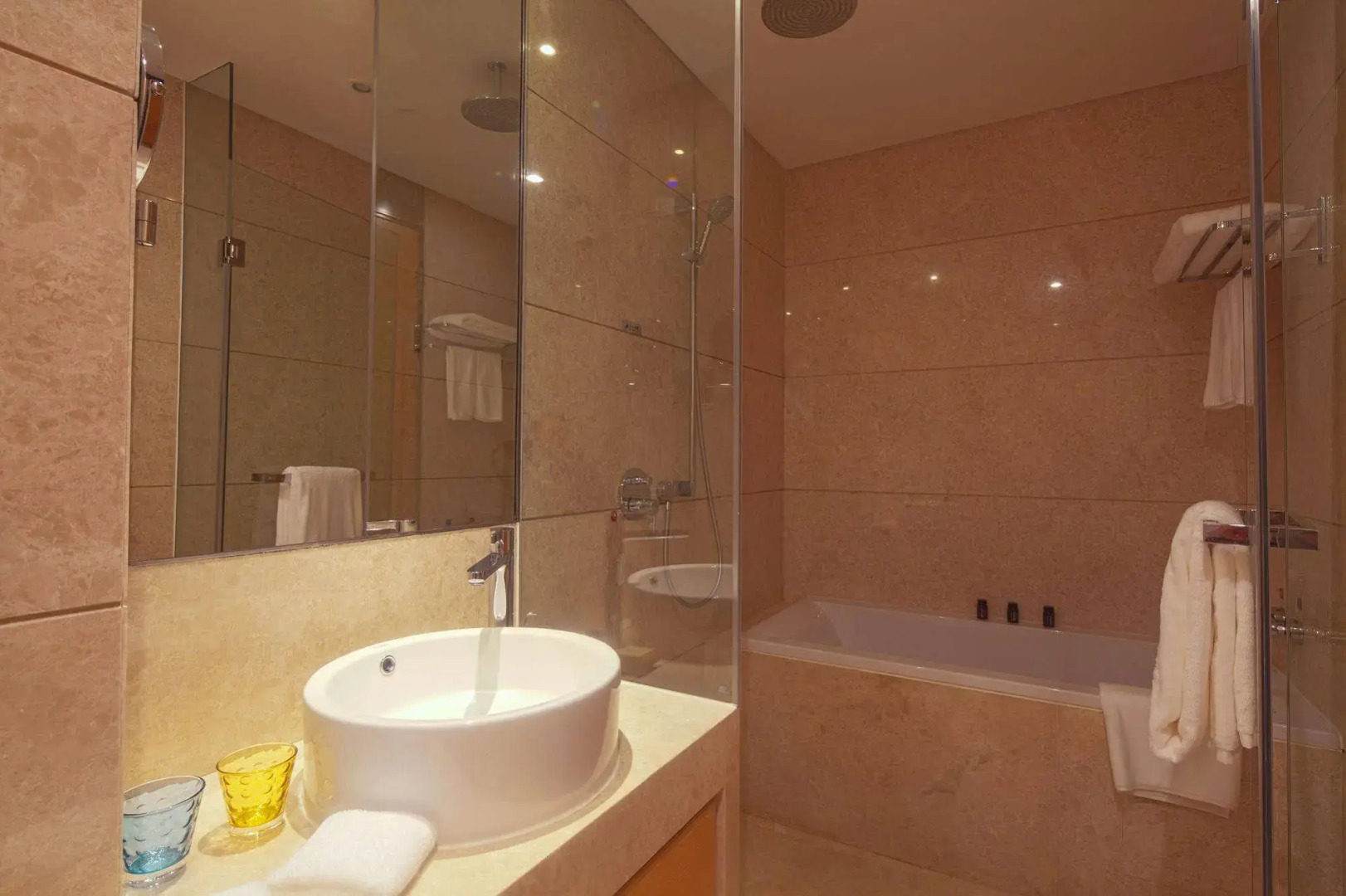 Qingdao Majesty Mansion Hotel