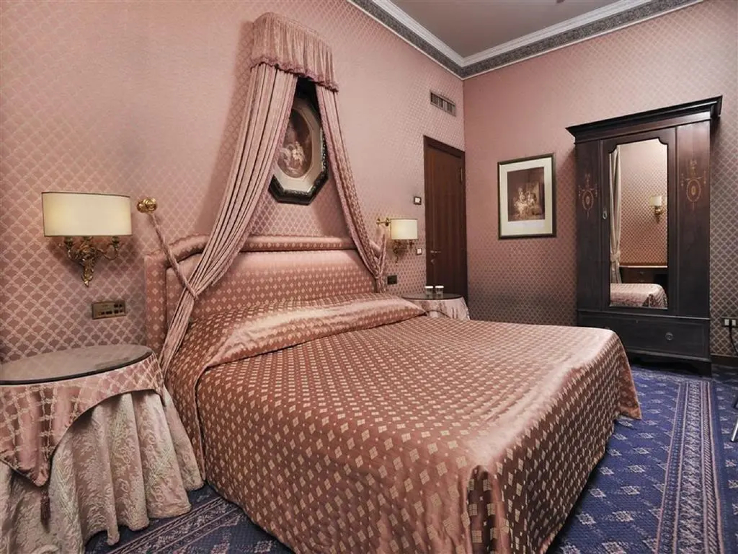 Mecenate Palace