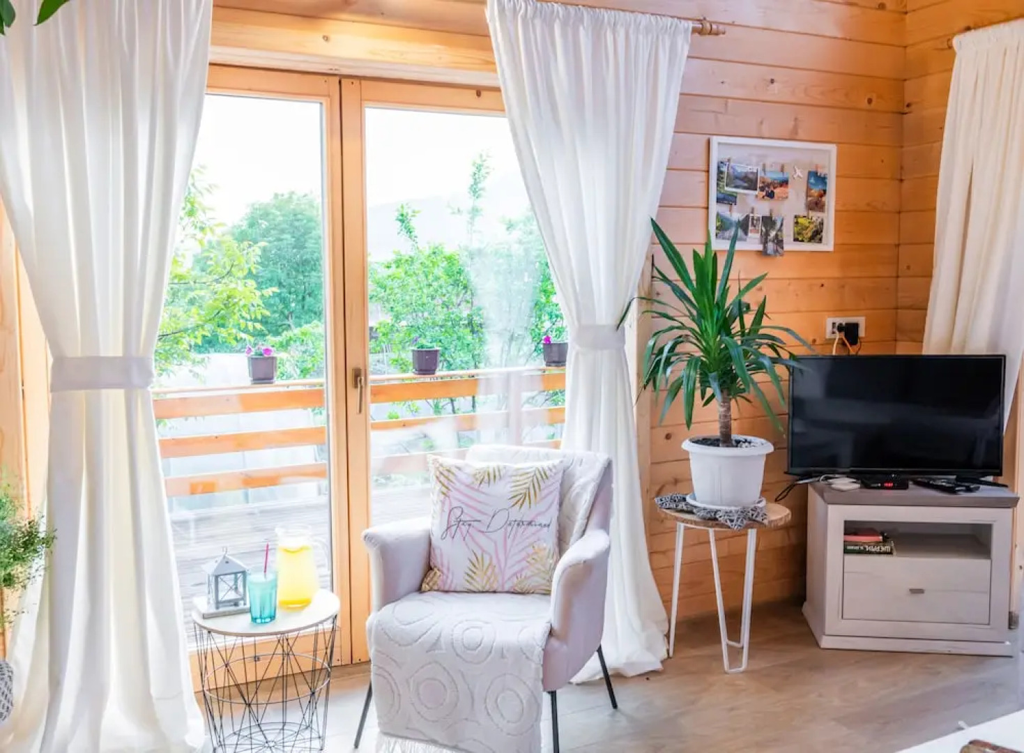 Immaculate 4-bed Cottage in Kolasin / Montenegro