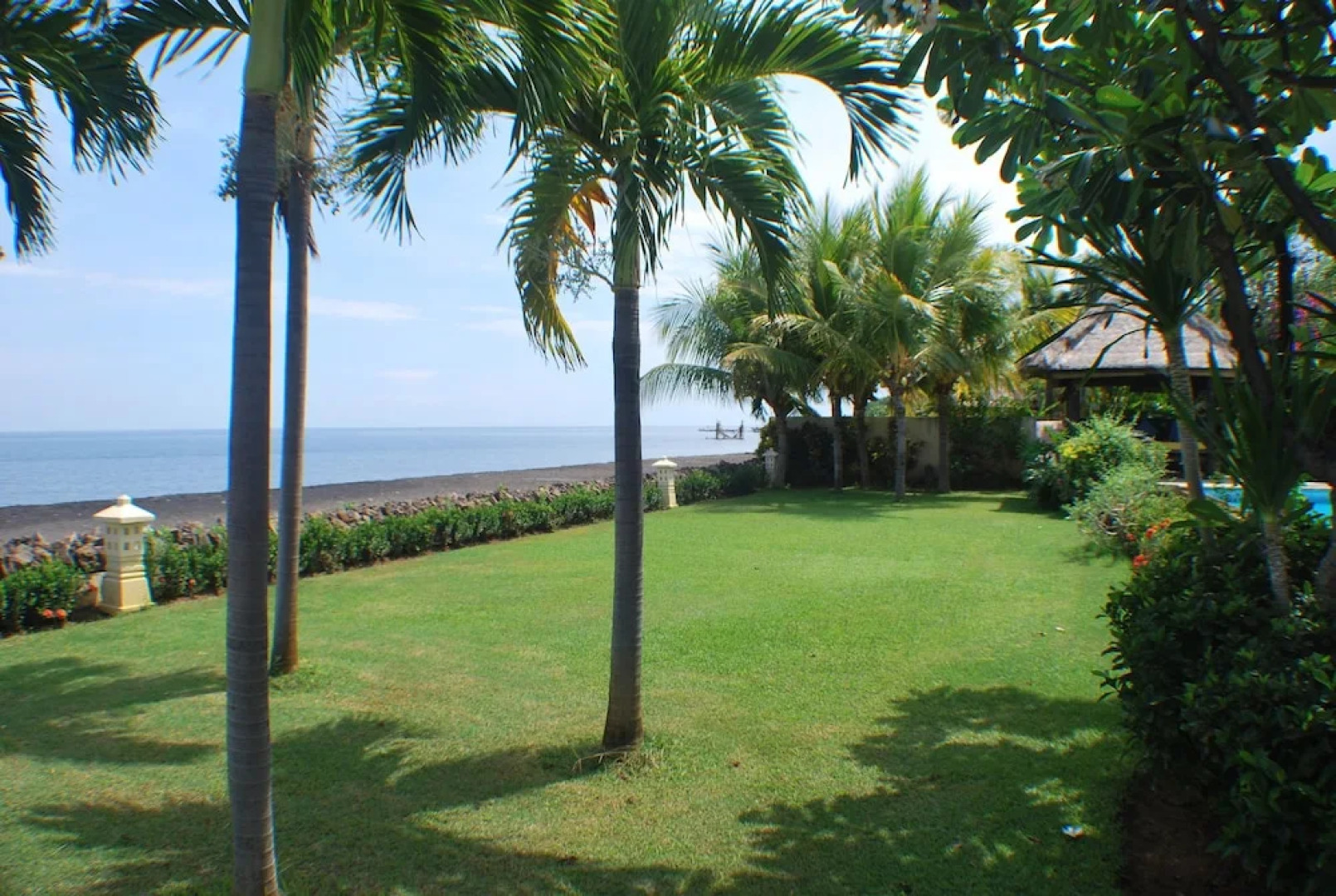 Villa Cerah Beachfront Holiday House