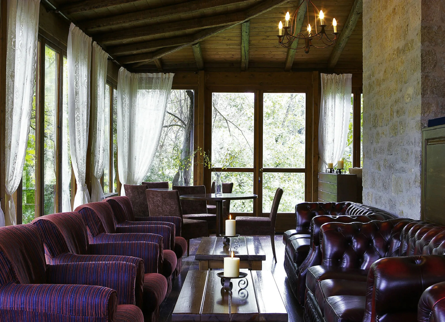 Country Club Hotel & Suites