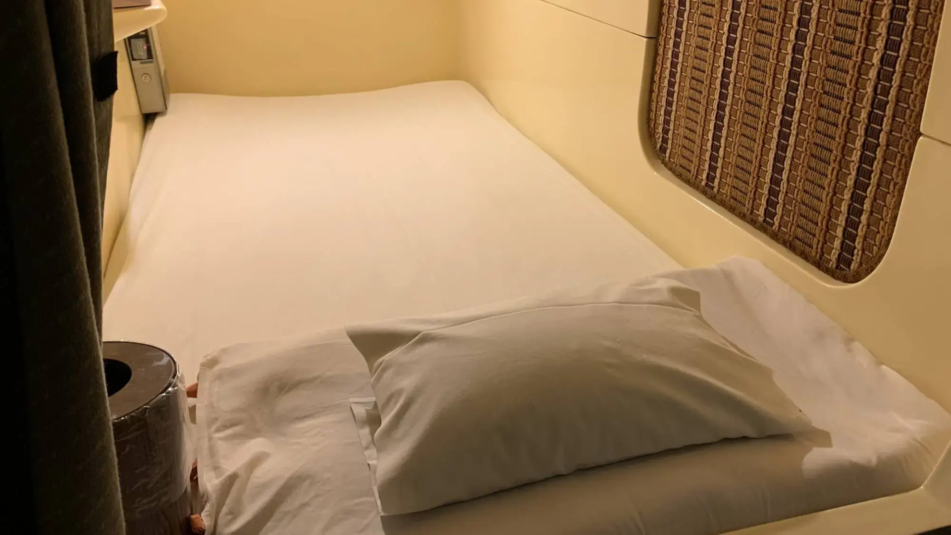 Funabashi Grand Sauna and Capsule Hotel - Caters to Men