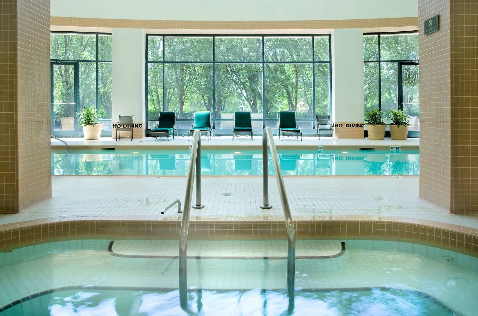 DoubleTree Suites by Hilton Htl & Conf Cntr Downers Grove