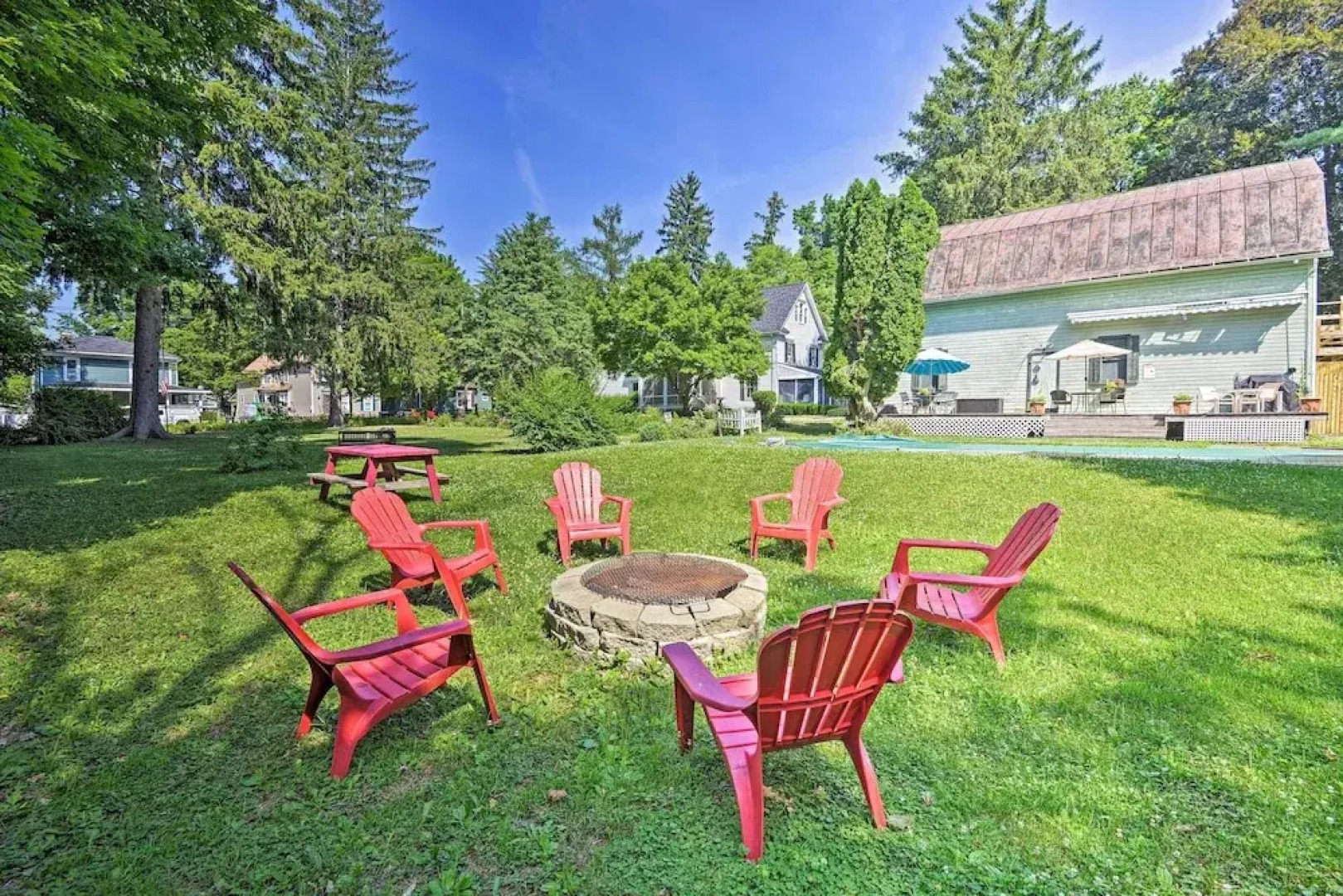 Near Keuka Lake: Walkable Paradise!