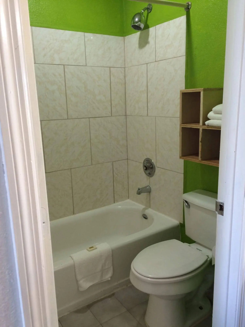 Royal Inn - Richmond Hill