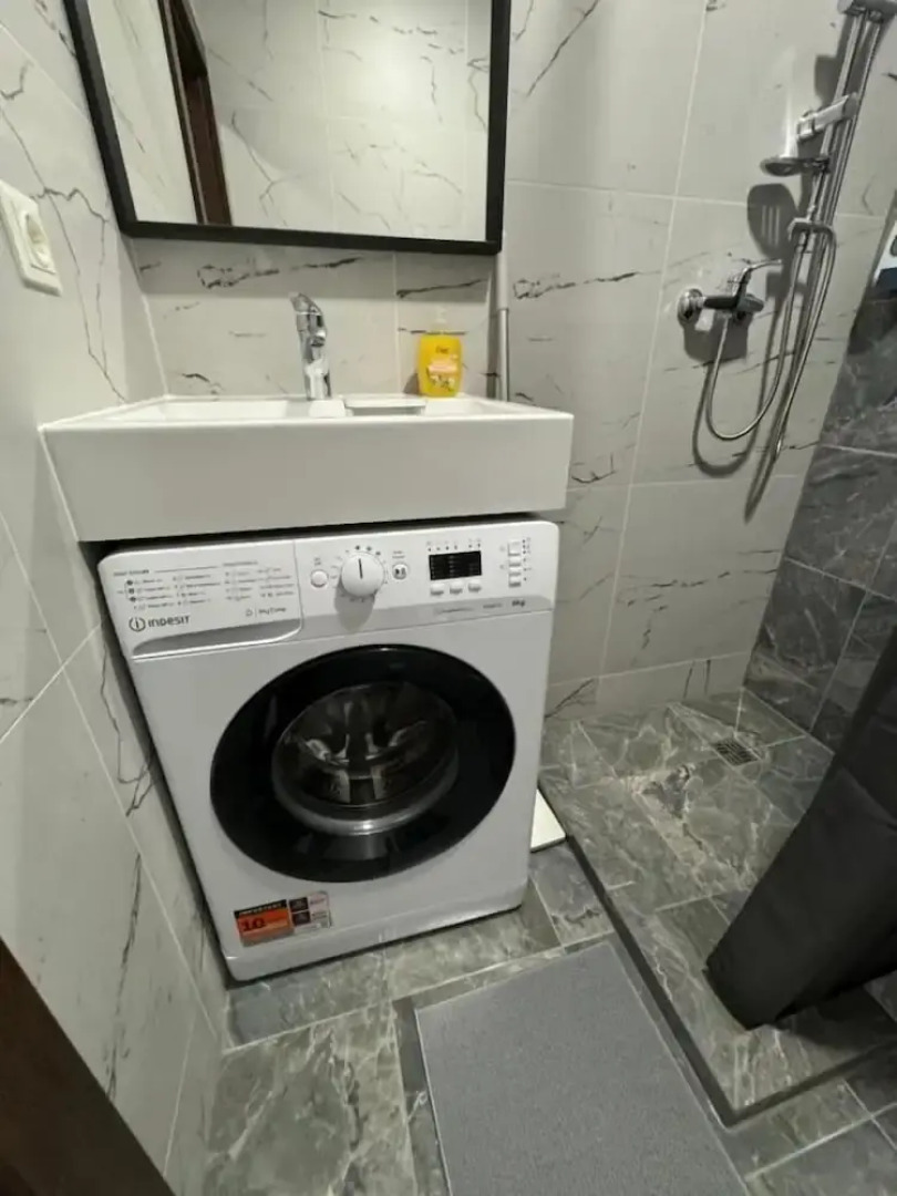 Room-1 Numeris Apartamentai su Balkonu