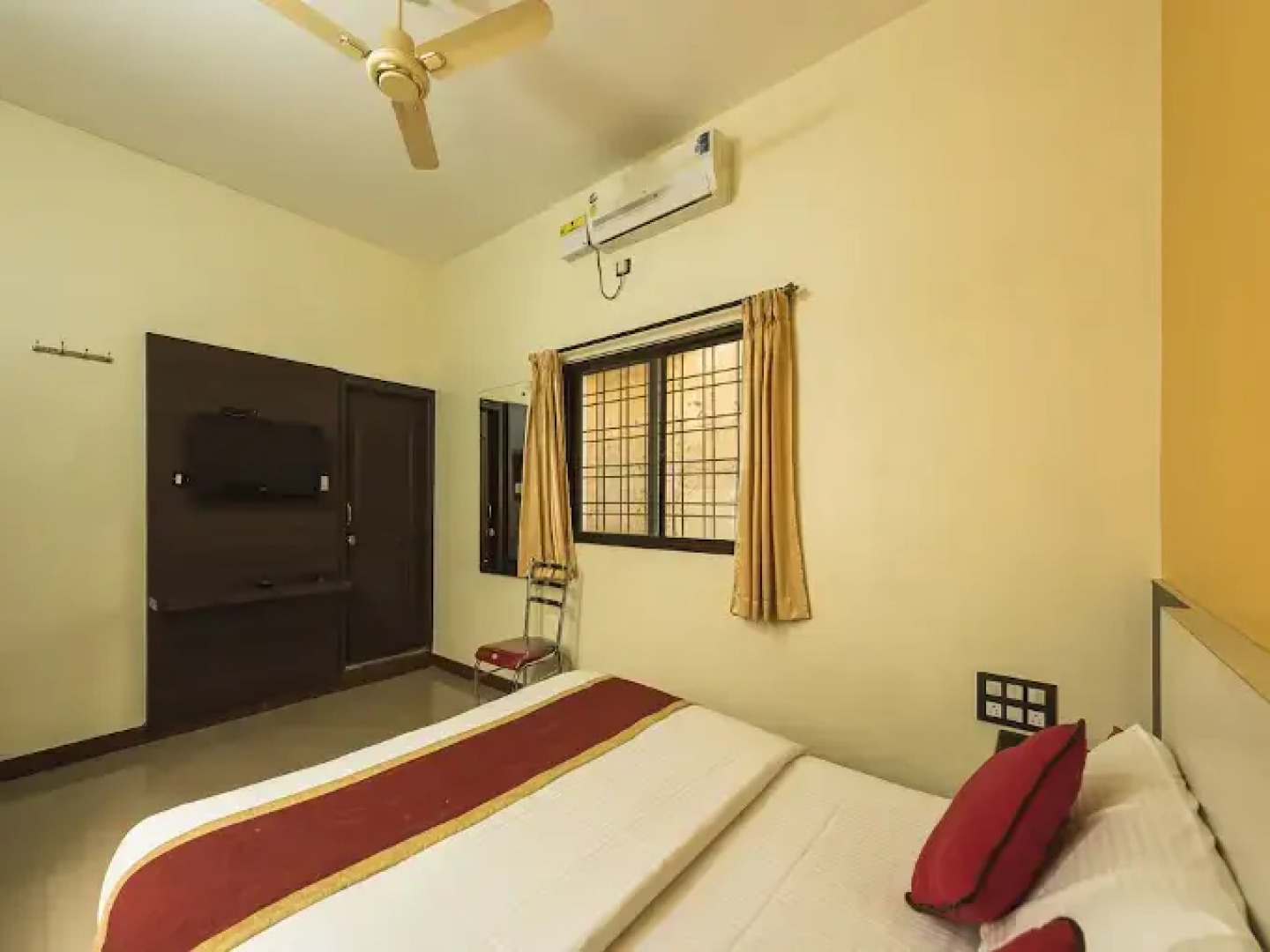 OYO 9918 Sri Venkatesha Residency