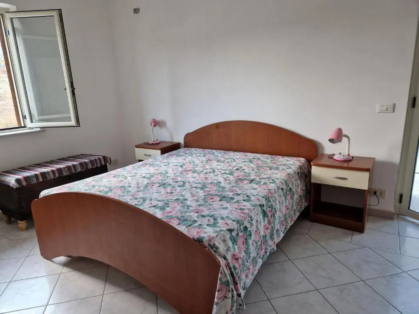 Miriam 21, a 300 metri dal mare