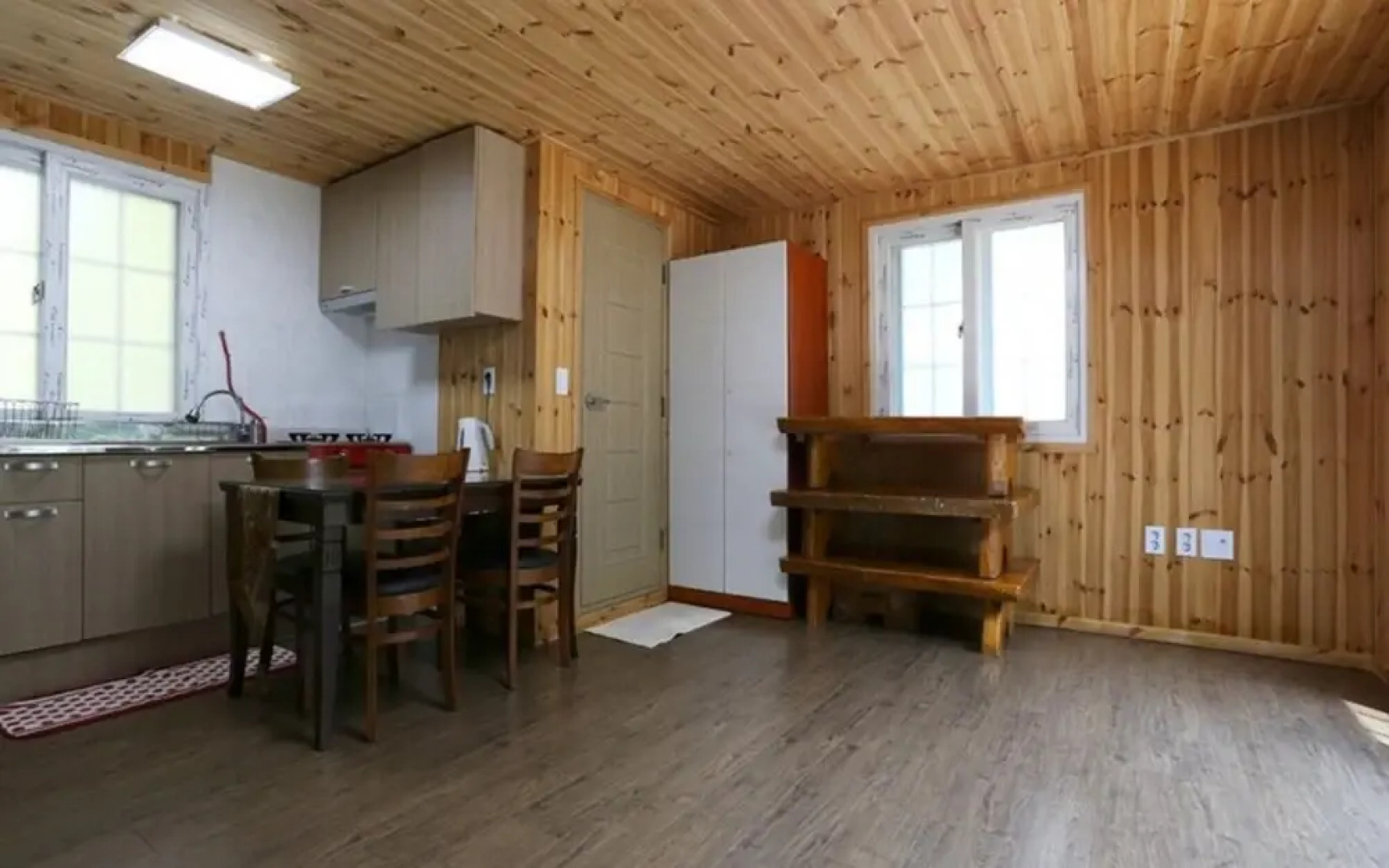 Gwangju Jongyeoul Pension