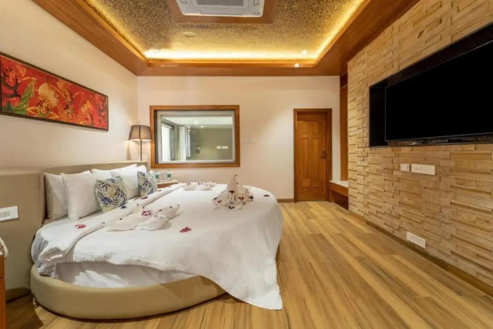 Shyama Sarovar Portico