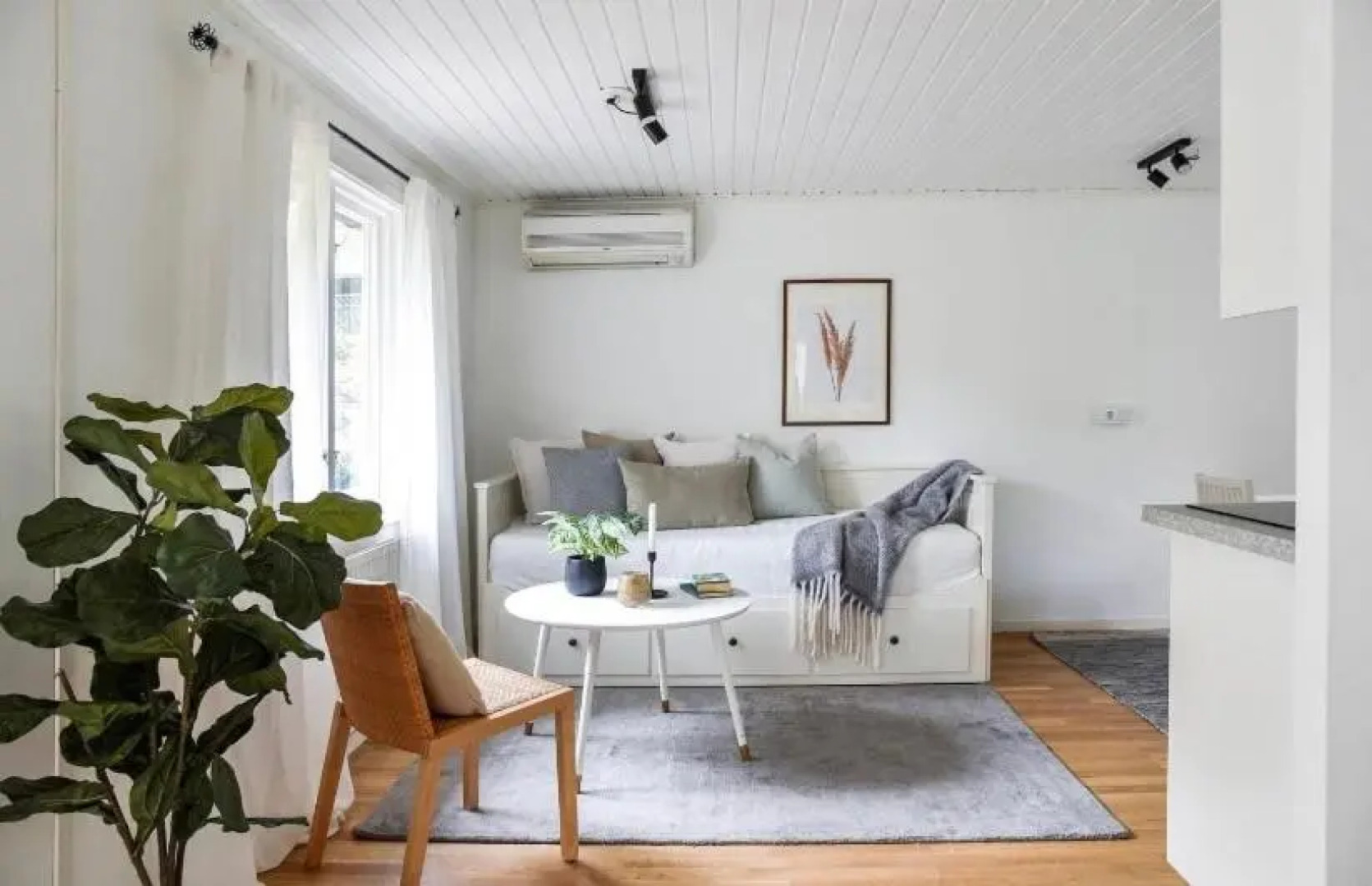 Modern cottage with sunny terrace