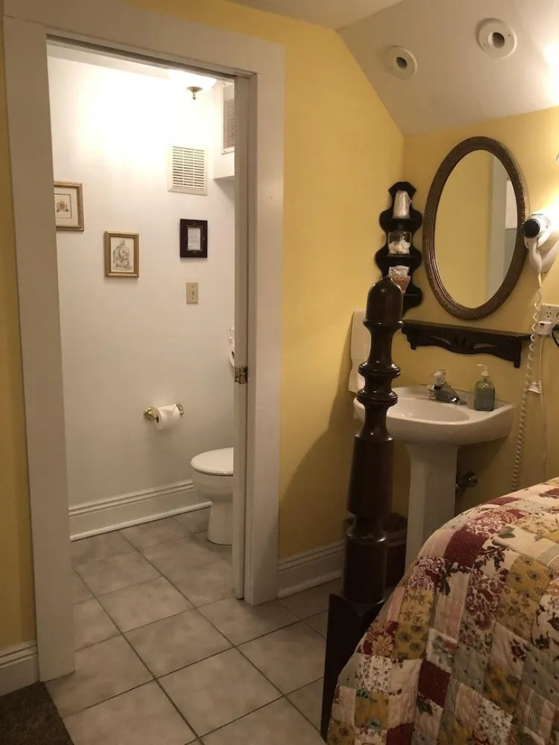 Alpine Haus Bed & Breakfast Inn