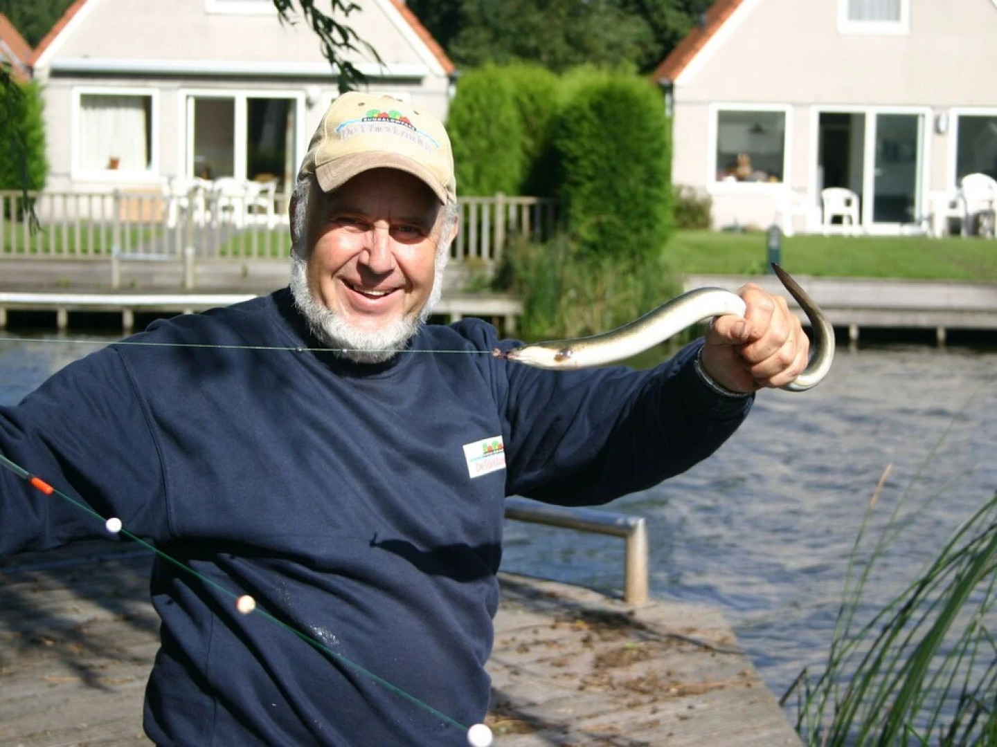 Detached bungalow with dishwasher, at the water