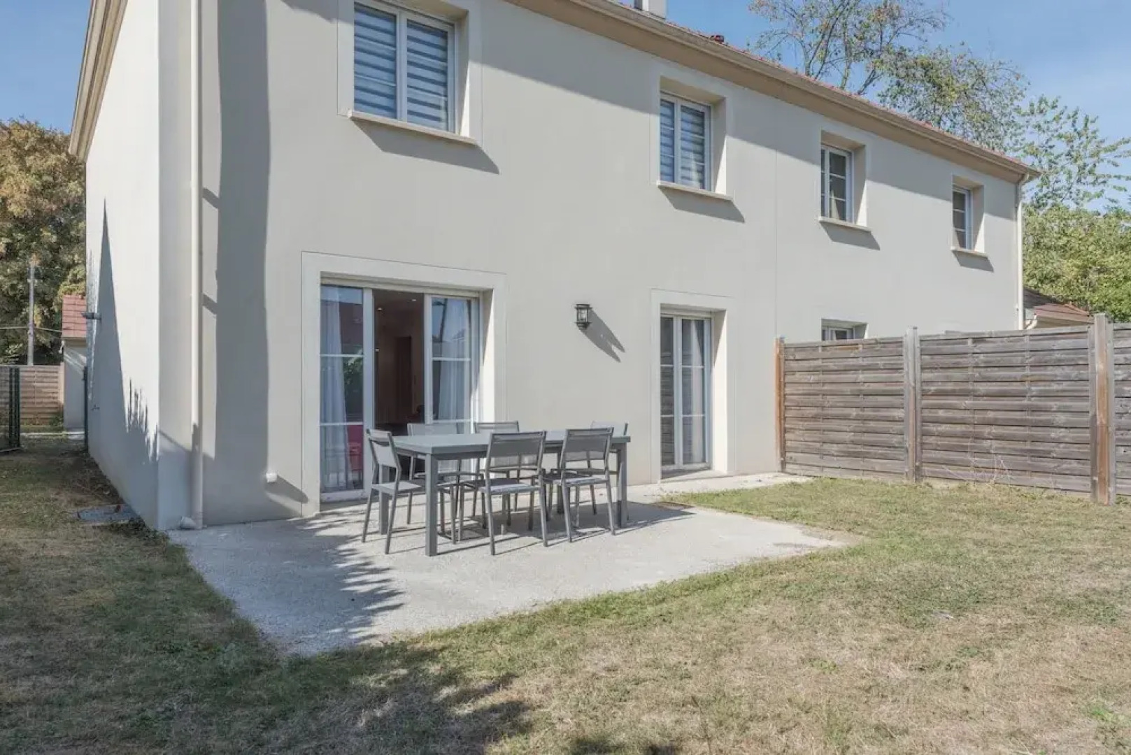 B&B House in Disneyland