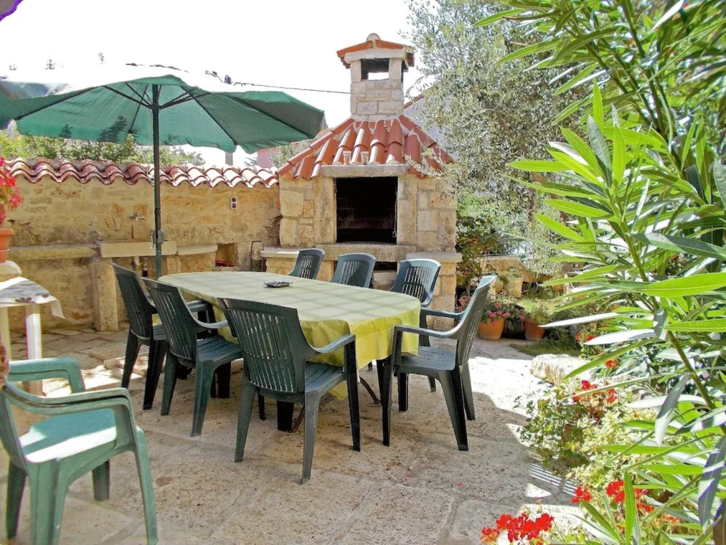 Sol Jardin Apartments