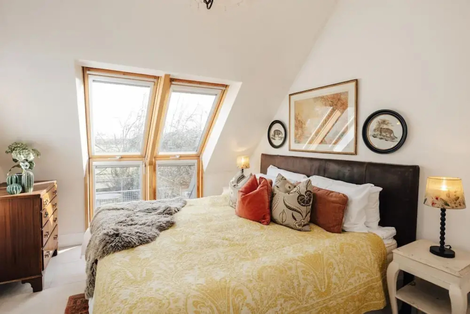 Vintage Chic Coach House