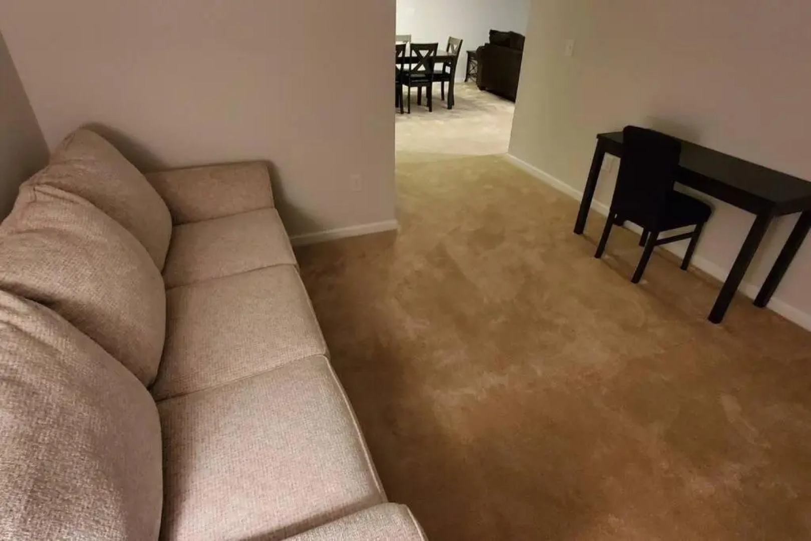 New 3 Bedroom Home w/ tons of amenities & parking.