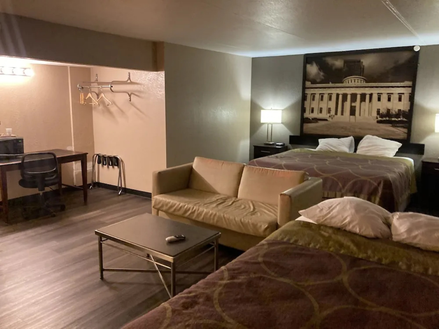 Super 8 Millbury/Toledo