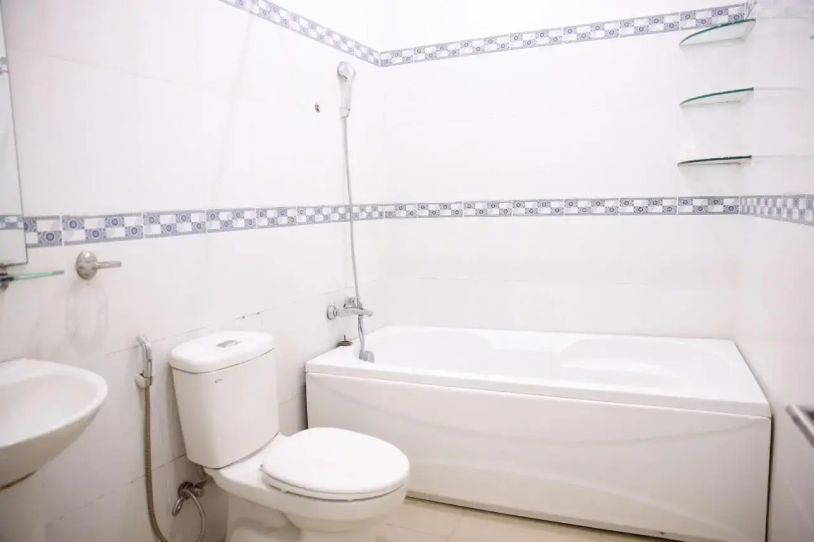 Huynh Gia Bao Hotel 2