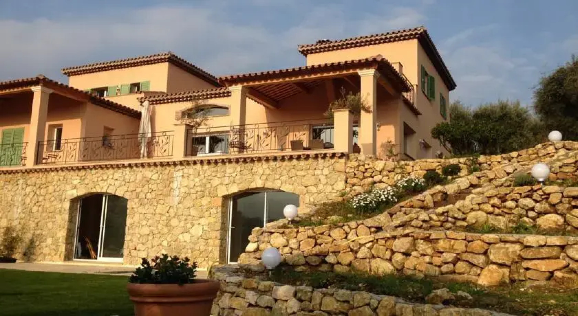 A lOmbre des Oliviers