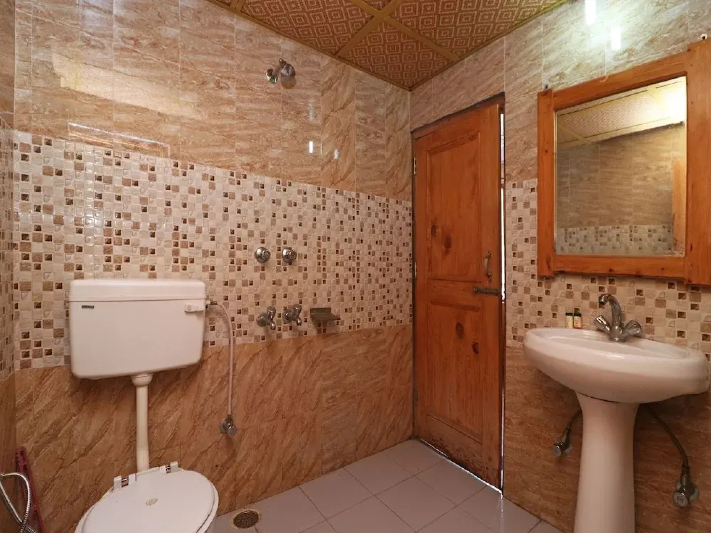 OYO 15139 Hotel Devlok International