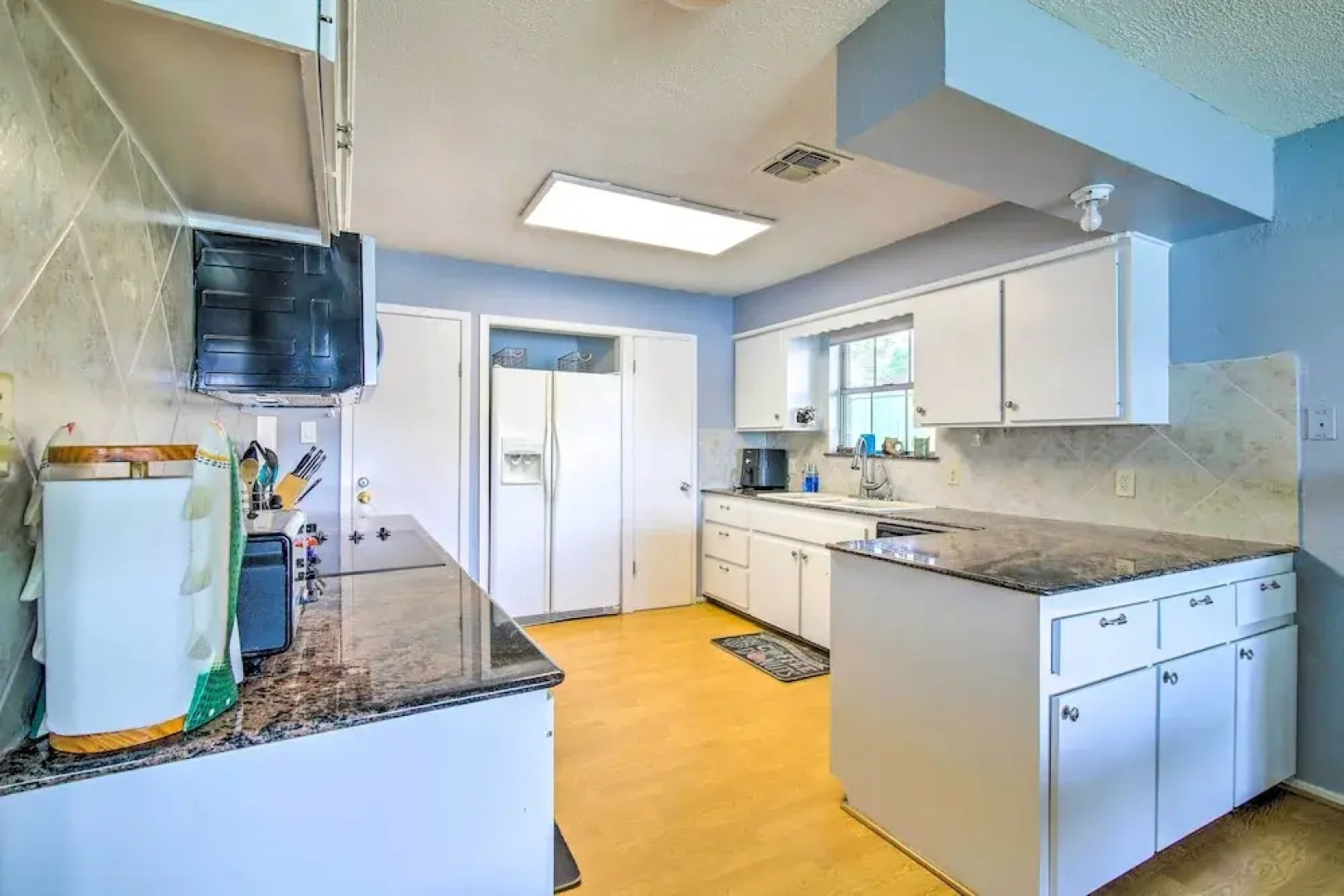 Vibrant Kingsland Retreat w/ Waterfront Views